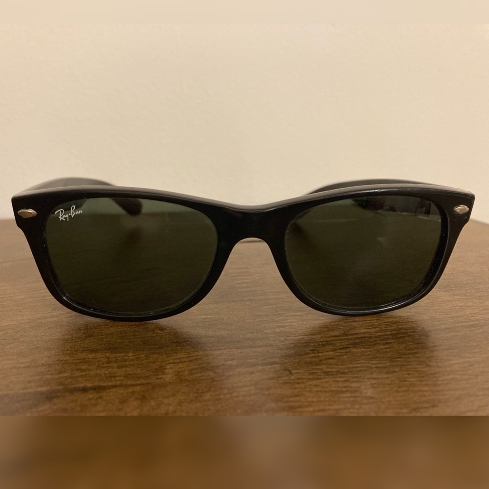 Ray-Ban New Wayfarer RB2132- black frame and black lens